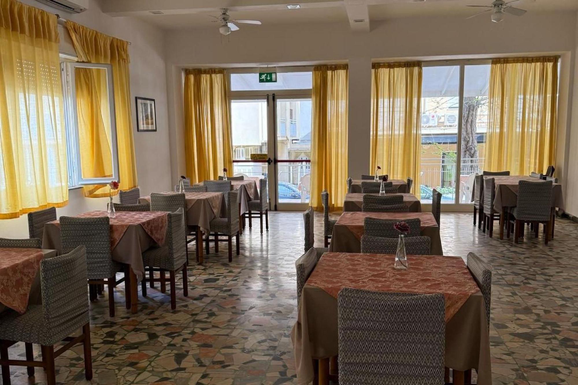 Hotel Nives Rimini Eksteriør bilde