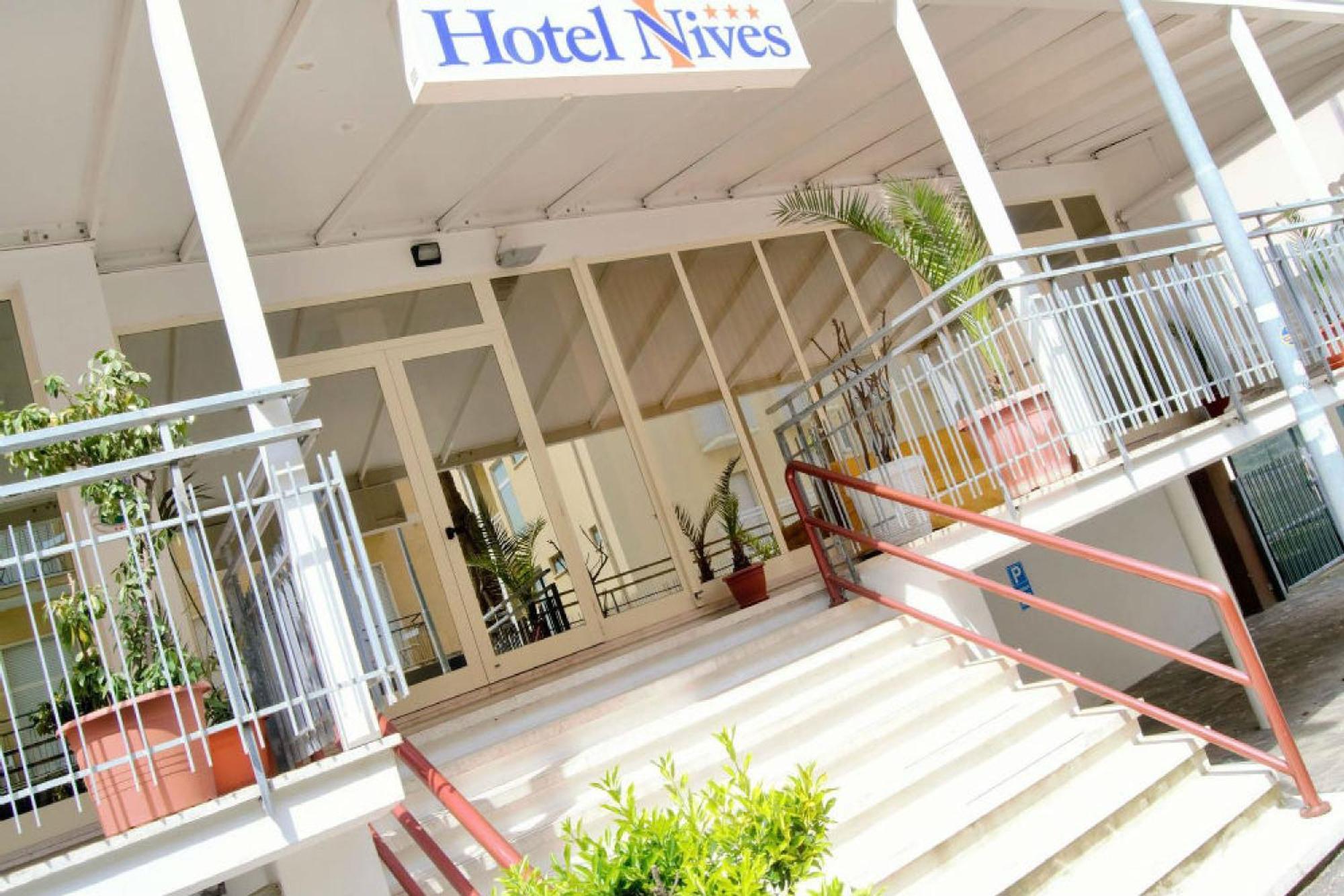 Hotel Nives Rimini Eksteriør bilde