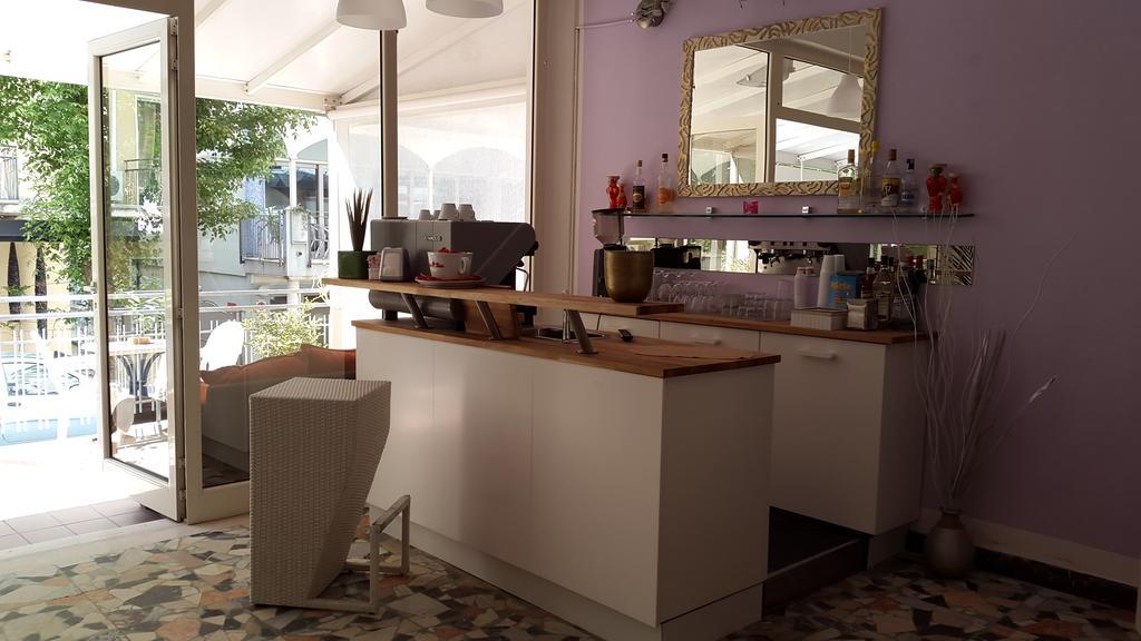 Hotel Nives Rimini Eksteriør bilde