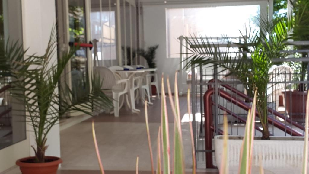 Hotel Nives Rimini Eksteriør bilde