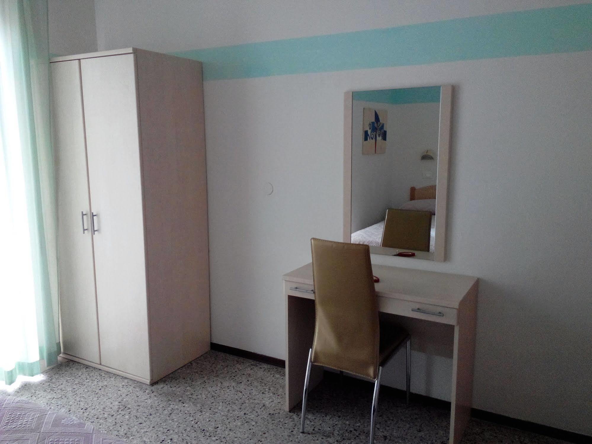 Hotel Nives Rimini Eksteriør bilde