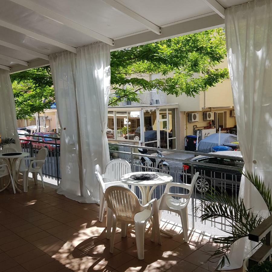 Hotel Nives Rimini Eksteriør bilde